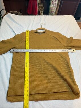 FLX Quilted Mustard Crewneck Sweatshirt size M